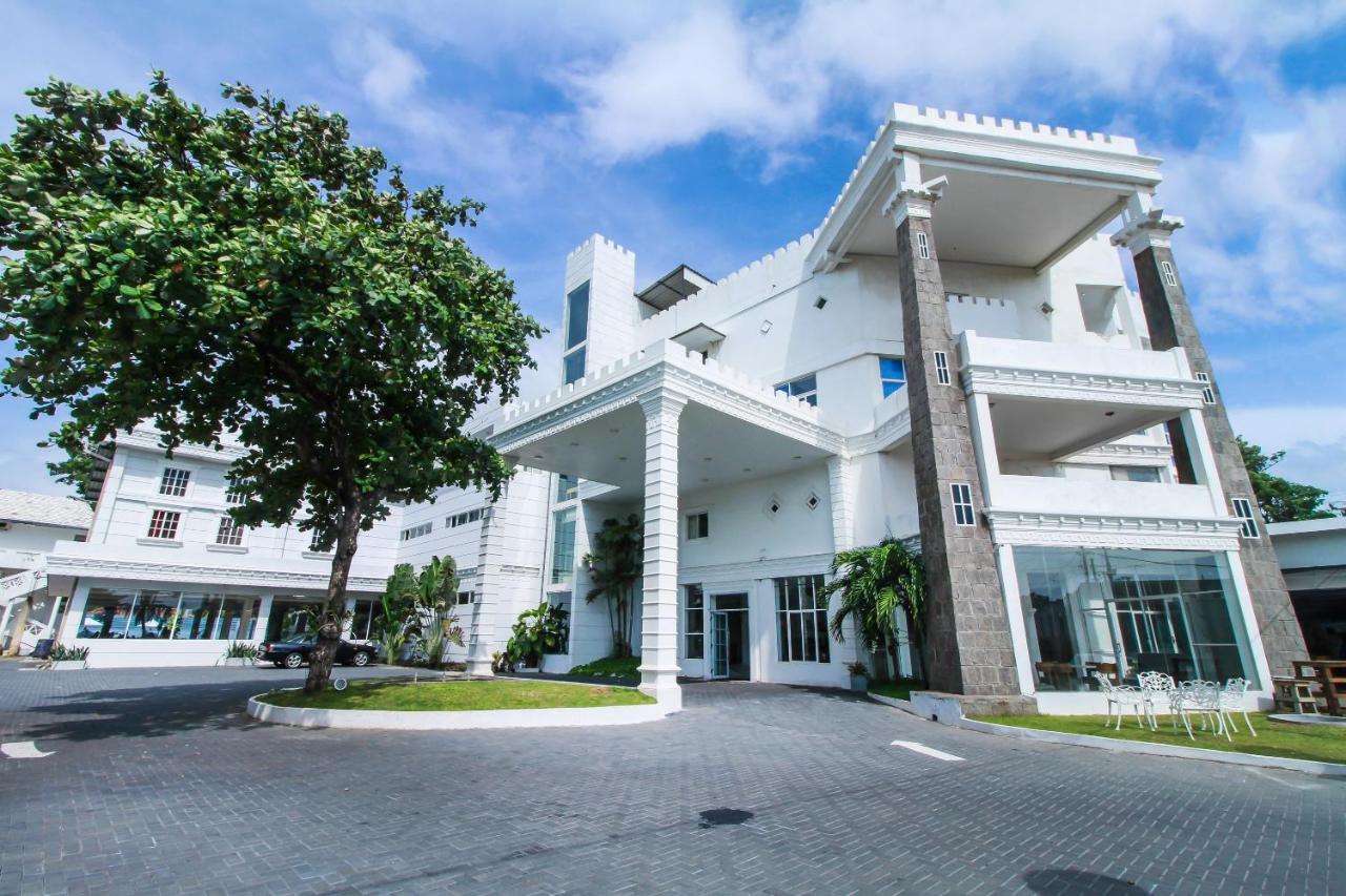 The Kings Bay Hotel Ettukala Exterior foto